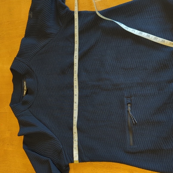 Like new Helly Hansen pull-on sweatshirt - Picture 6 of 9